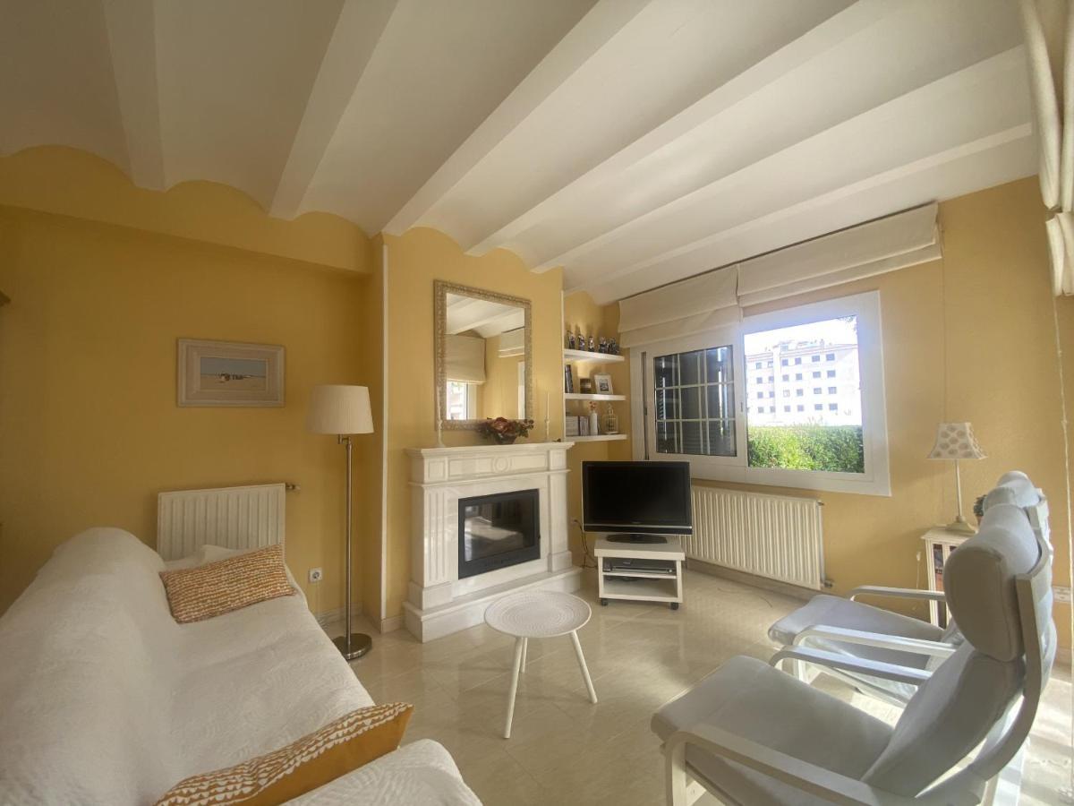 R17 Casa Merce Rodoreda Calafell Luaran gambar