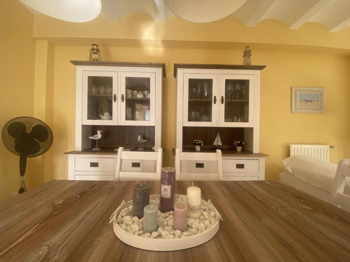 R17 Casa Merce Rodoreda Calafell Luaran gambar