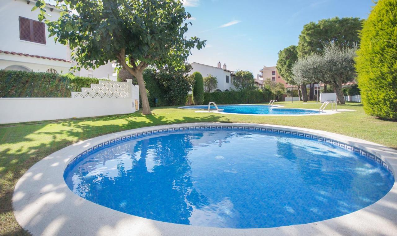 R17 Casa Merce Rodoreda Calafell Luaran gambar