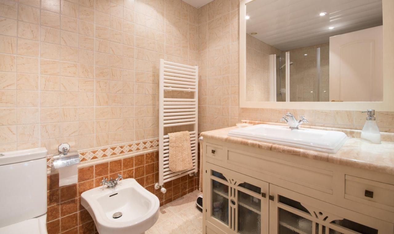 R17 Casa Merce Rodoreda Calafell Luaran gambar
