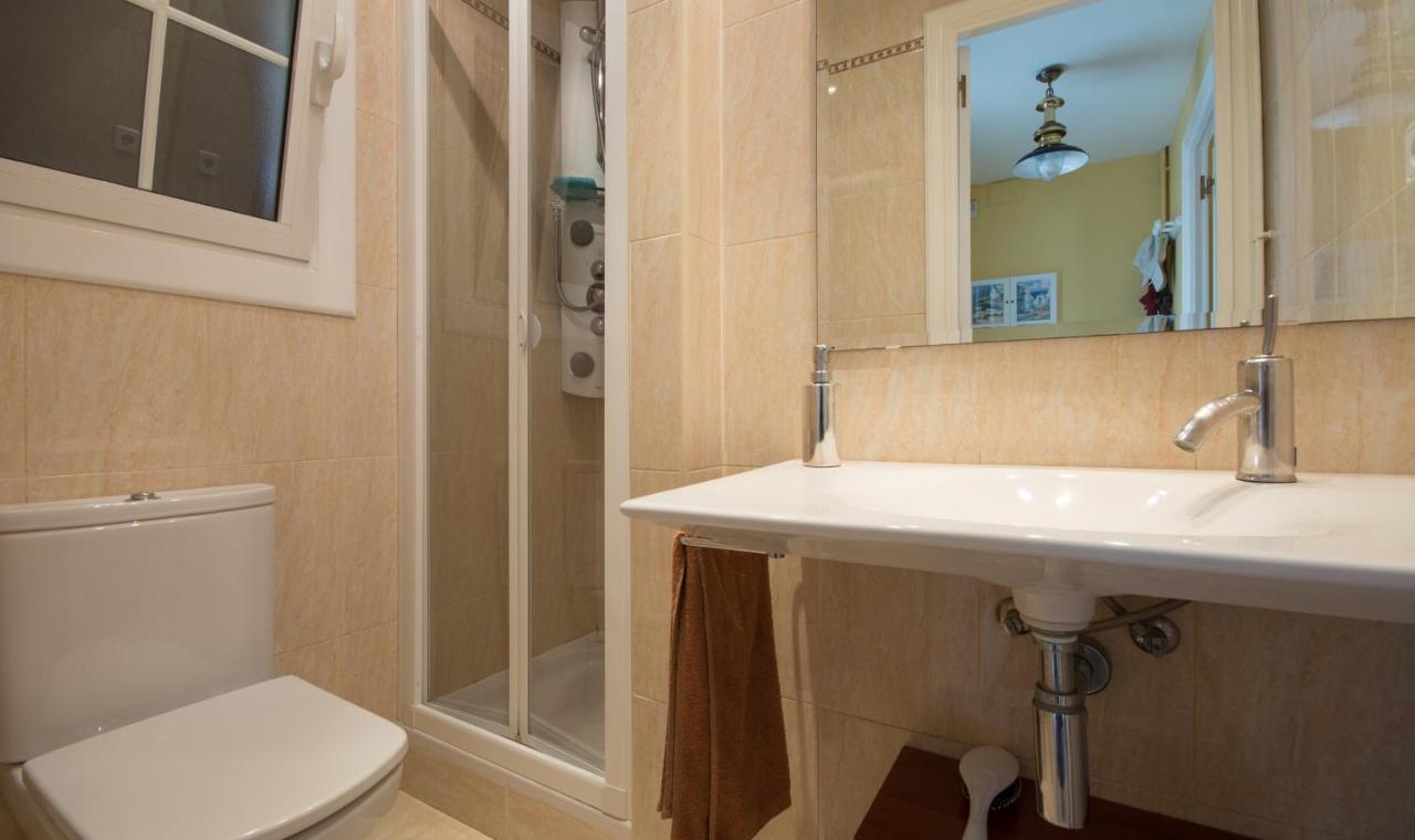 R17 Casa Merce Rodoreda Calafell Luaran gambar